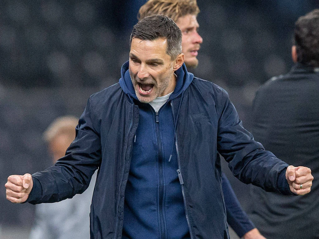 Gut gebrüllt, Trainer! Hertha-Coach Stefan Leitl will auch Dienstag im Pokal gegen SV Elversberg wieder so jubeln.