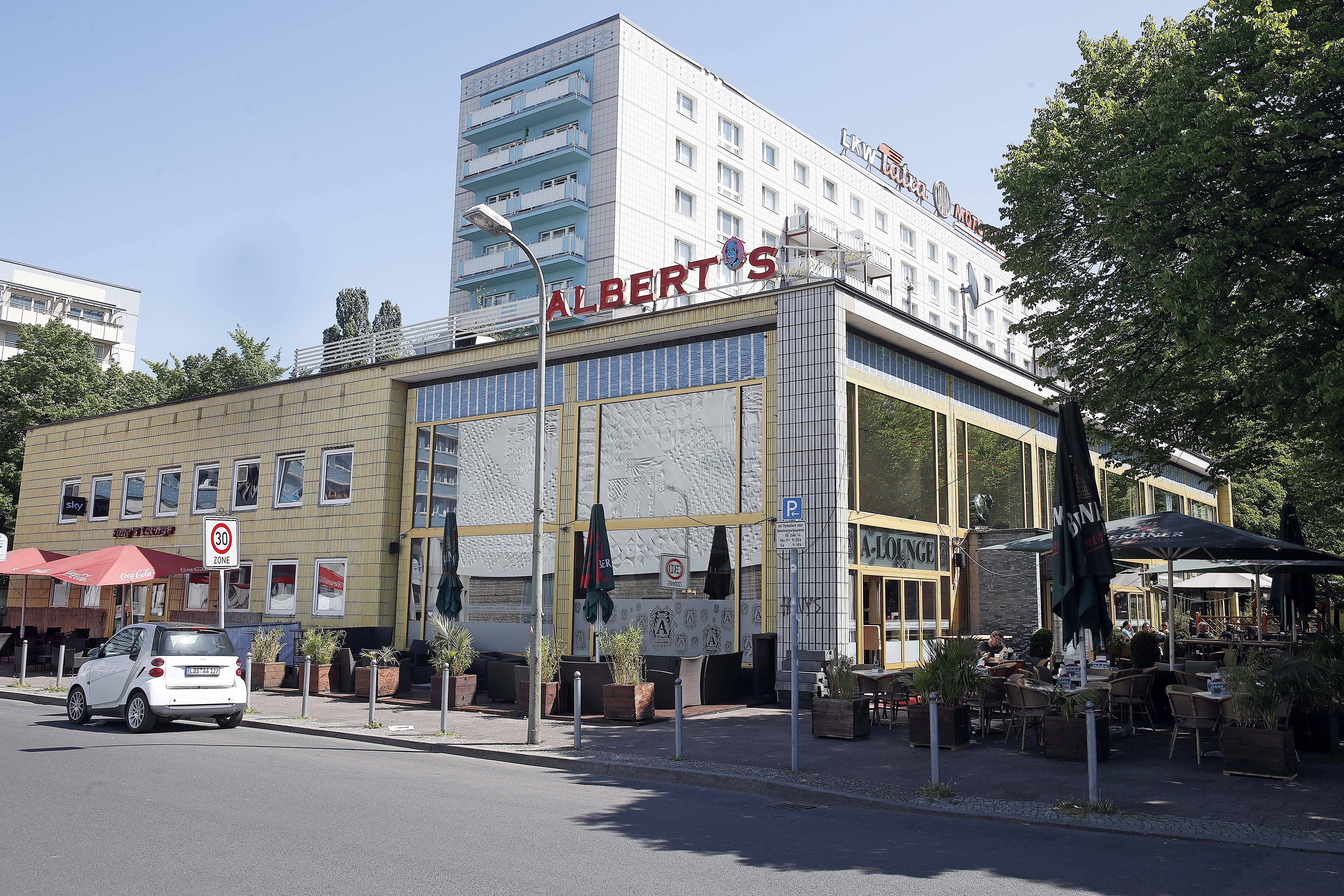DDR-Kult-Kulisse kehrt zurück: Mokka-Milch-Eisbar ist wieder zu haben!