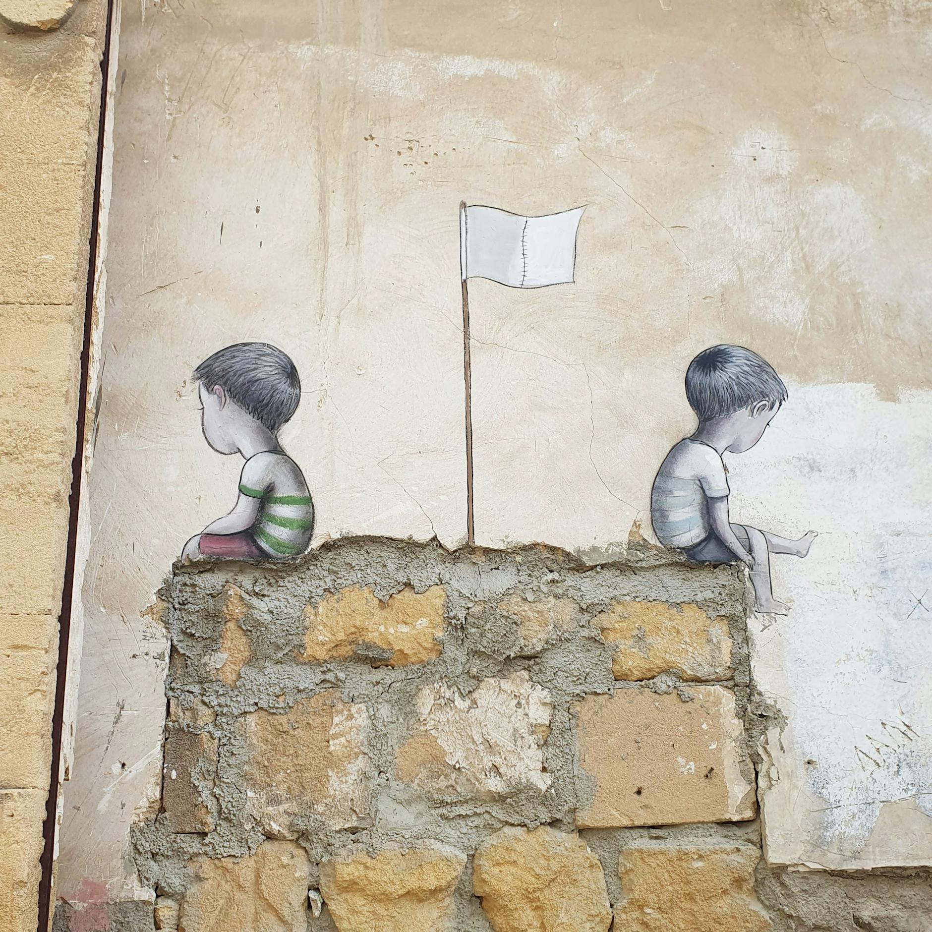 Image - Berlin Wall No. 2: Wenn man unter heißer Mittelmeer-Sonne auf die Mauer stößt