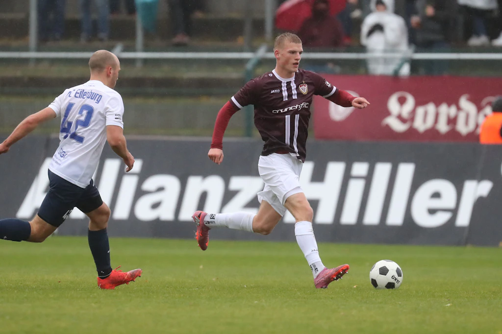 Levin (r.) ist bis zur 66. Minute der einzige Mattmüller auf dem Platz, dann wird auf Eilenburger Seite auch sein Bruder Jeronimo eingewechselt.