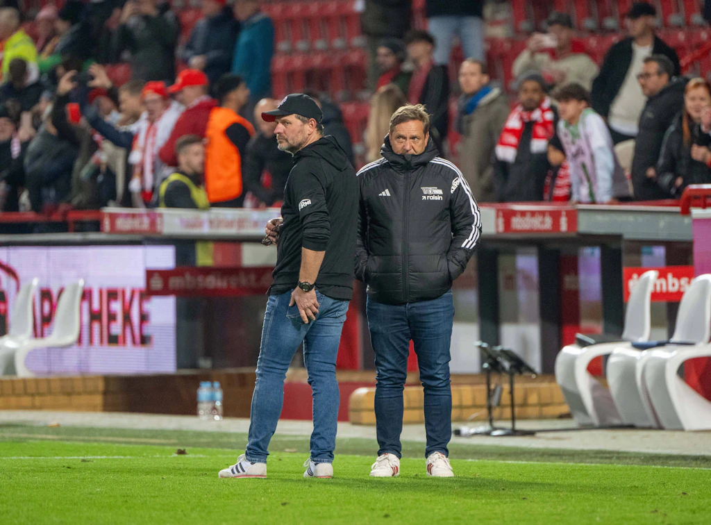 DDR-Witz: TV-Sender lästert über Union-Fans und Trainer Baumgart!