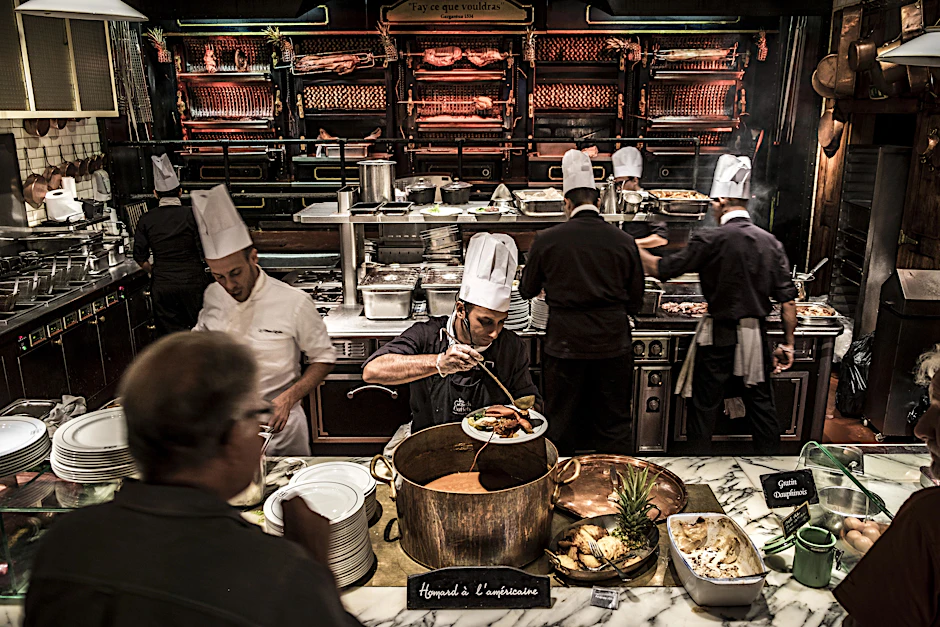 Das Les Grands Buffets in Narbonne im Jahr 2016. Traditionelle französische Küche der Spitzenklasse wird hier als All-you-can-eat-Erlebnis geboten.