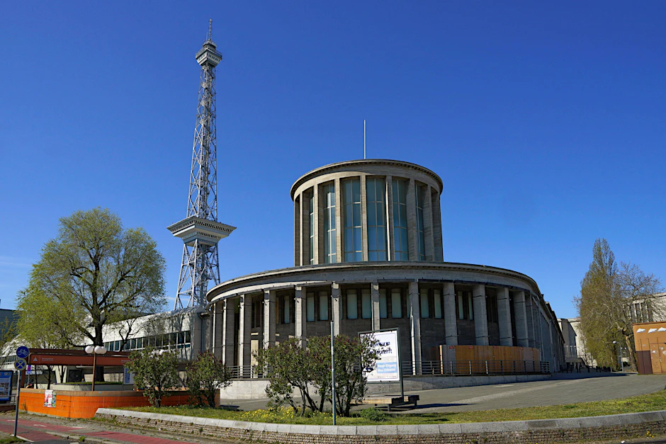 Die Messe Berlin mit dem Funkturm. Sie rüstet sich gegen Cyberattacken.