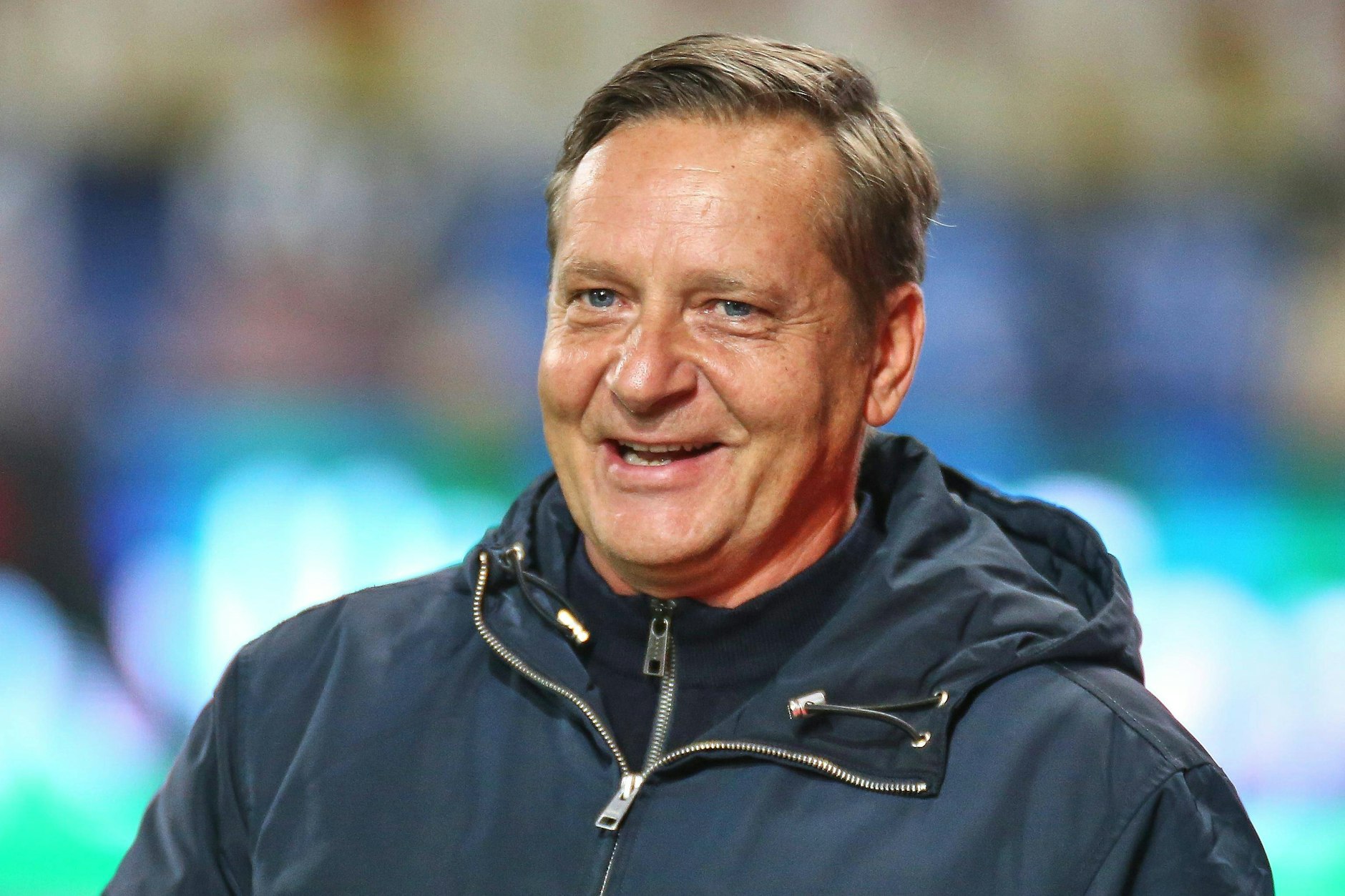 Horst Heldt, Manager des 1. FC Union, wirbt für den Umzug ins Olympiastadion und verteilt dabei eine Spitze gegen Hertha BSC. 