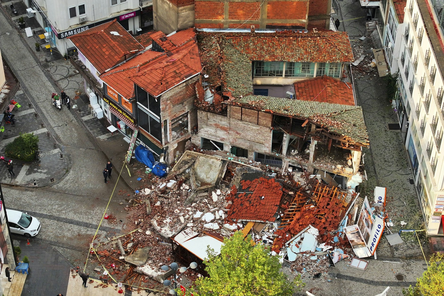 Ein Erdbeben der Stärke 6,1 hat die westtürkische Stadt Sindirgi am 28. Oktober 2025 erschüttert.