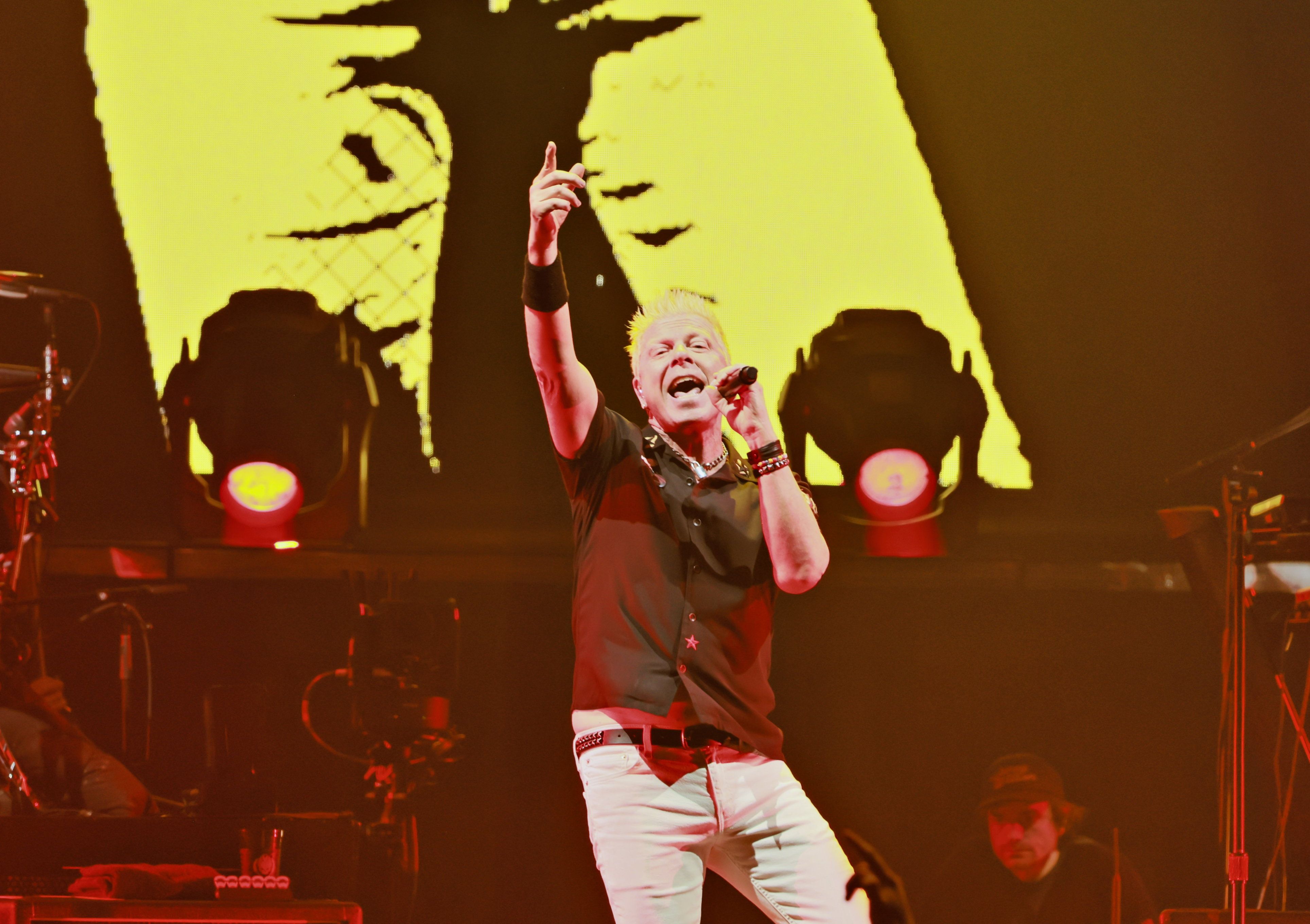 The Offspring beim Berlin-Konzert in der Uber-Arena: Eine Pop-Punk-Party mit Konfetti und Skeletten