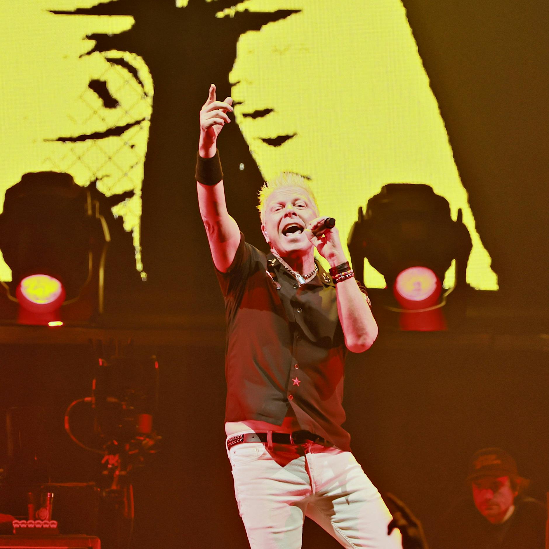 The Offspring beim Berlin-Konzert in der Uber-Arena: Eine Pop-Punk-Party mit Konfetti und Skeletten