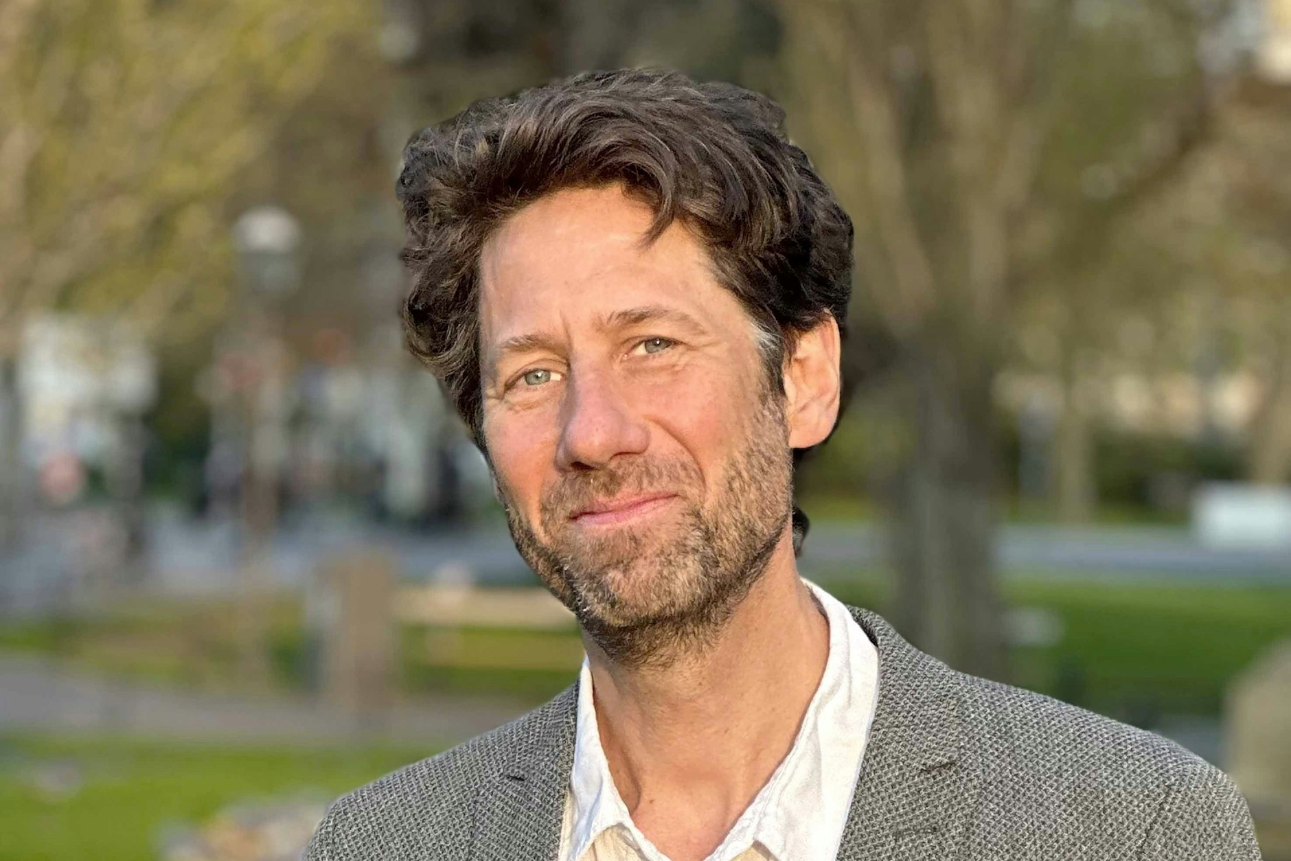 Der Buchhändler David Mesche.