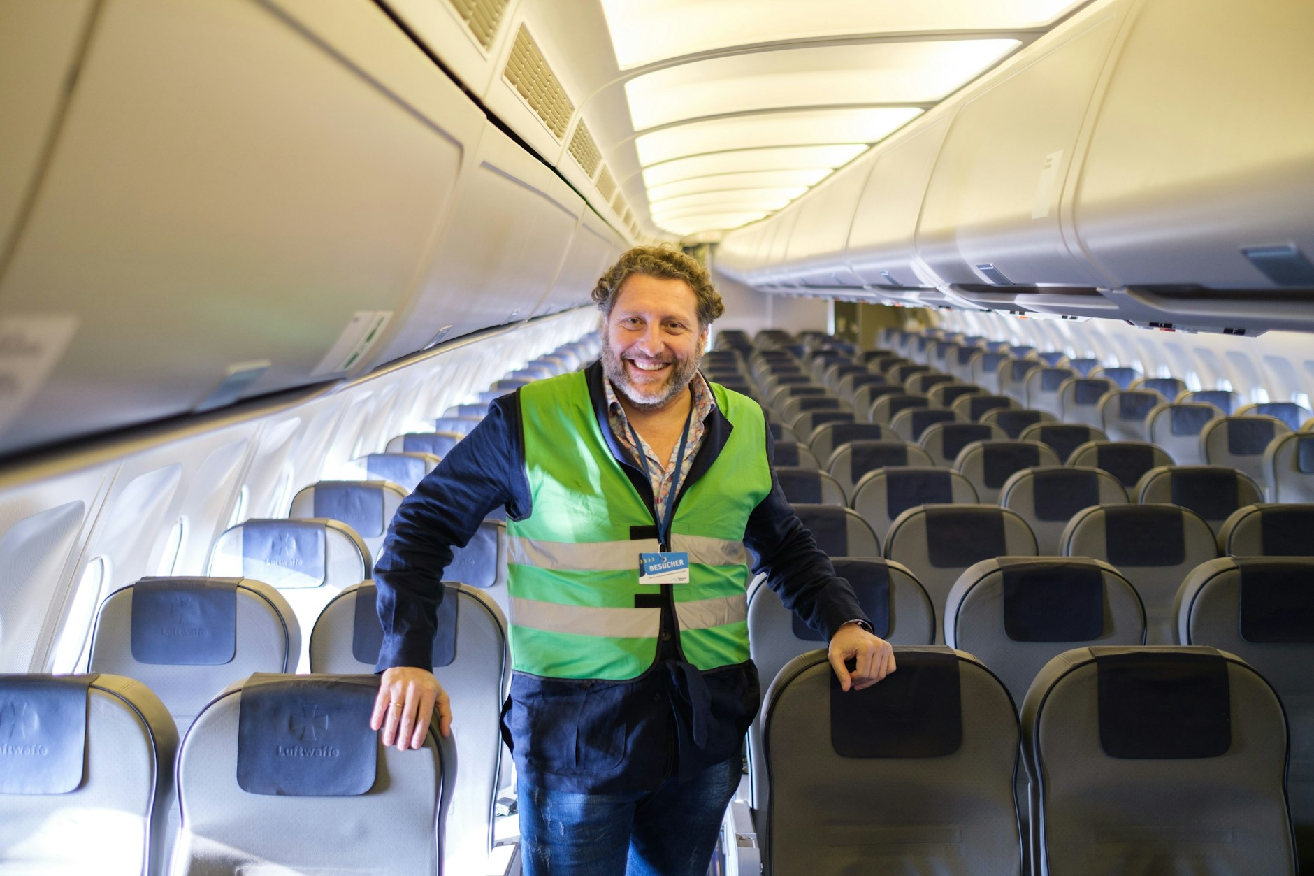 Fabrizio Sepe (55) ist der Chef des Serengeti-Parks, steht in der Kabine des letzten Airbus der DDR. Er will aus dem Flieger ein Restaurant machen.