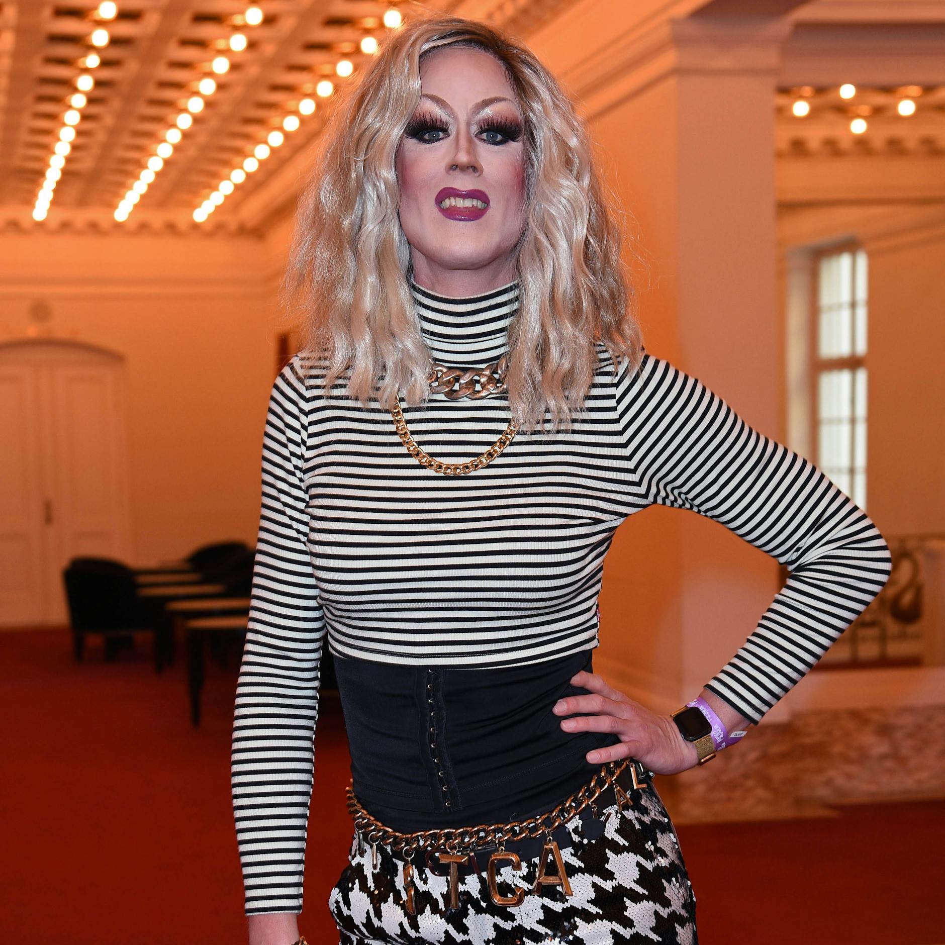 Image - „Habe mit Kindern nichts zu tun“ – Jurassica Parkas gruseliger Auftritt bei Böhmermann