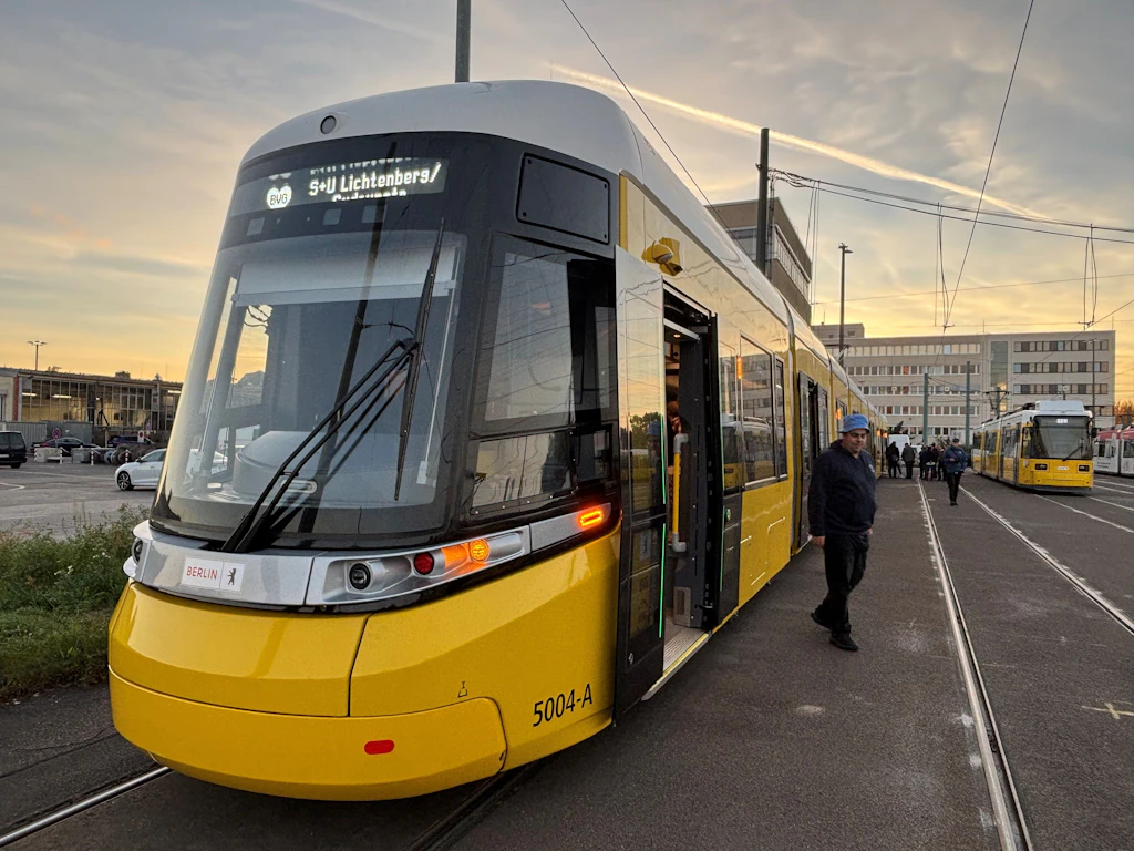 Neue BVG Stra enbahn Zu Schwer F r Br cken So Soll Der Urbanliner In neue-bvg-stra-enbahn-zu-schwer-f-r-br-cken-so-soll-der-urbanliner-in