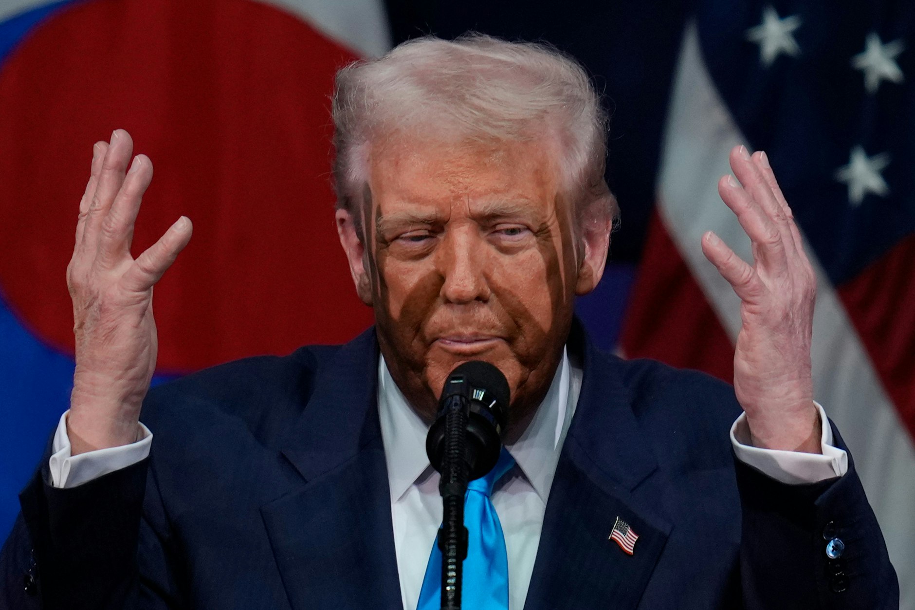 Südkorea, Gyeongju: US-Präsident Donald Trump spricht auf dem Gipfeltreffen der Asiatisch-Pazifischen Wirtschaftskooperation (Apec).