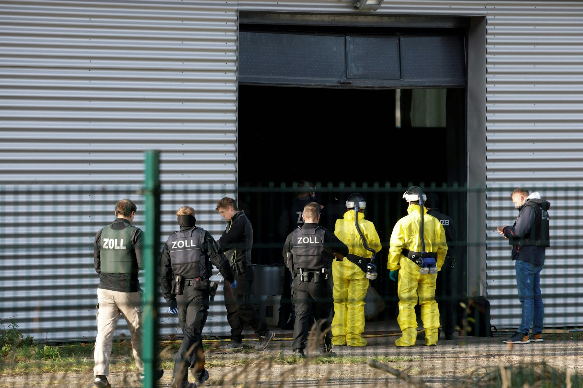 Der Zoll und die Polizei führten in Brandenburg eine Razzia durch.
