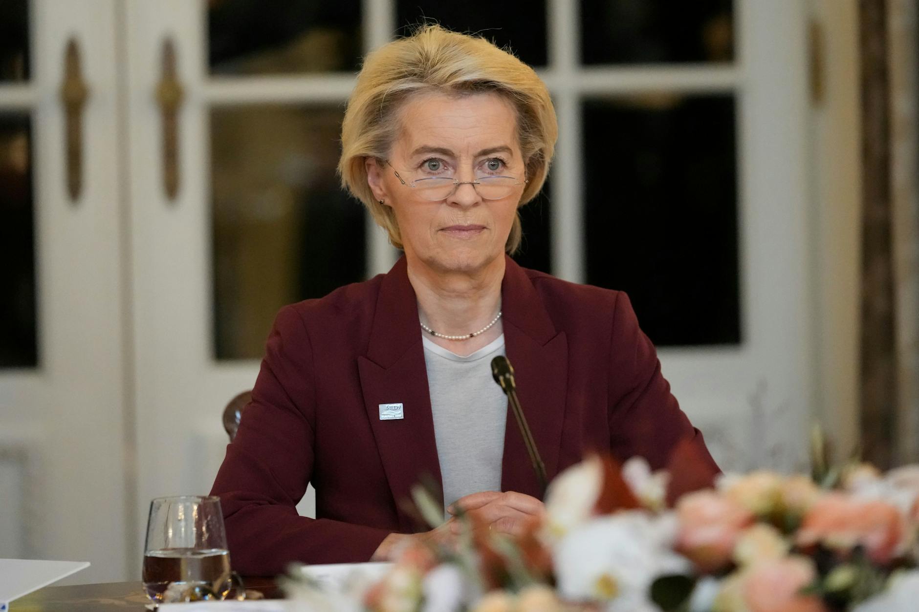 Zwischen Misstrauensvoten und Staatsanwaltschaftsermittlungen: Wie fest sitzt EU-Kommissionschefin Ursula von der Leyen noch im Sattel?