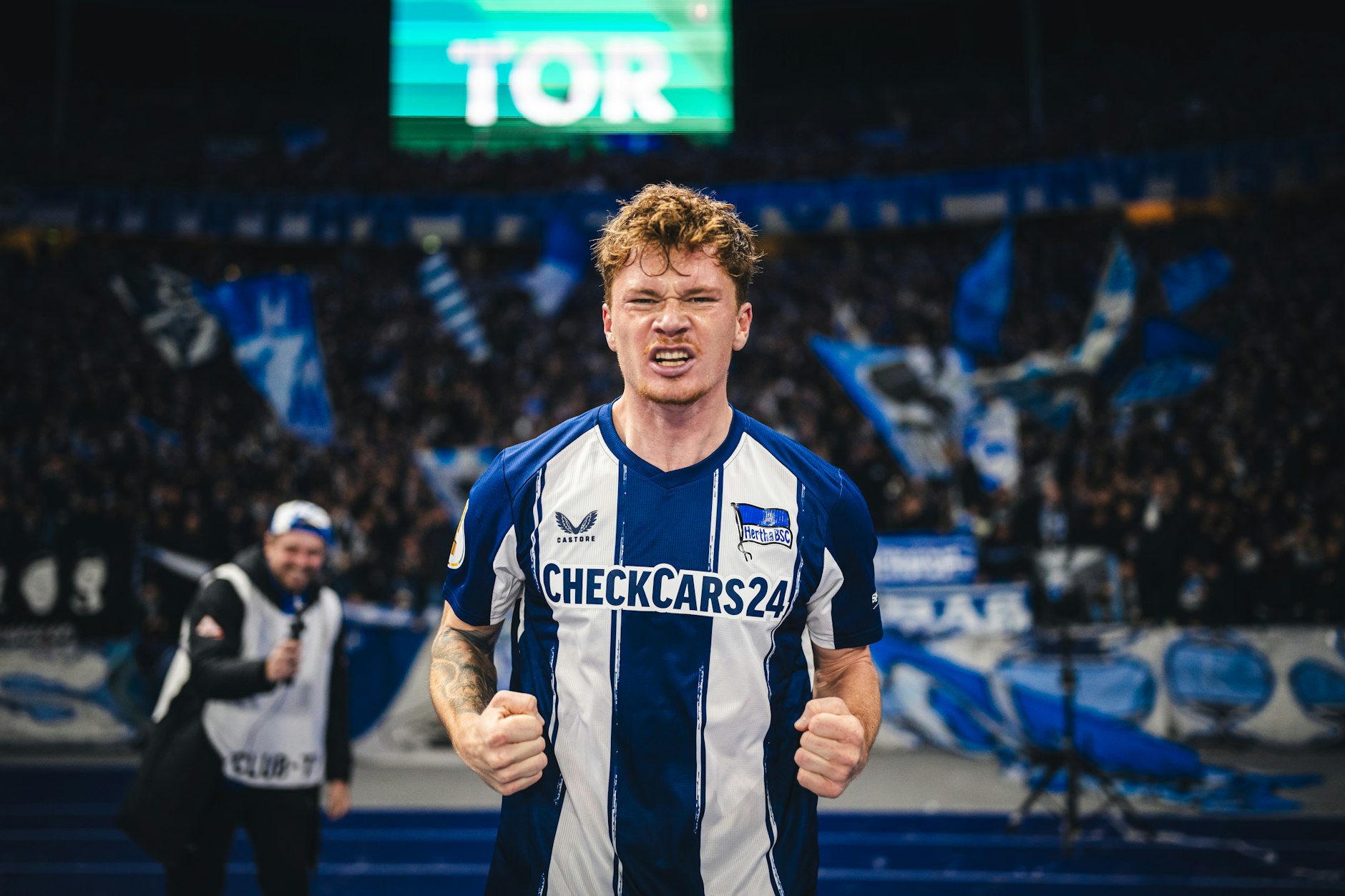 Hertha-Stürmer Sebastian Grönning jubelte über sein Tor zum 2:0 beim Pokalspiel gegen SV Elversberg.