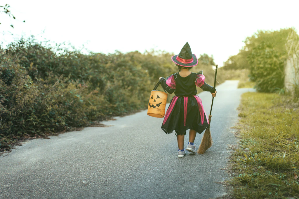An Halloween können Eltern mit ihren Kindern problemlos für „Süßes oder Saures“ um die Häuser ziehen. Das Wetter wird mild.