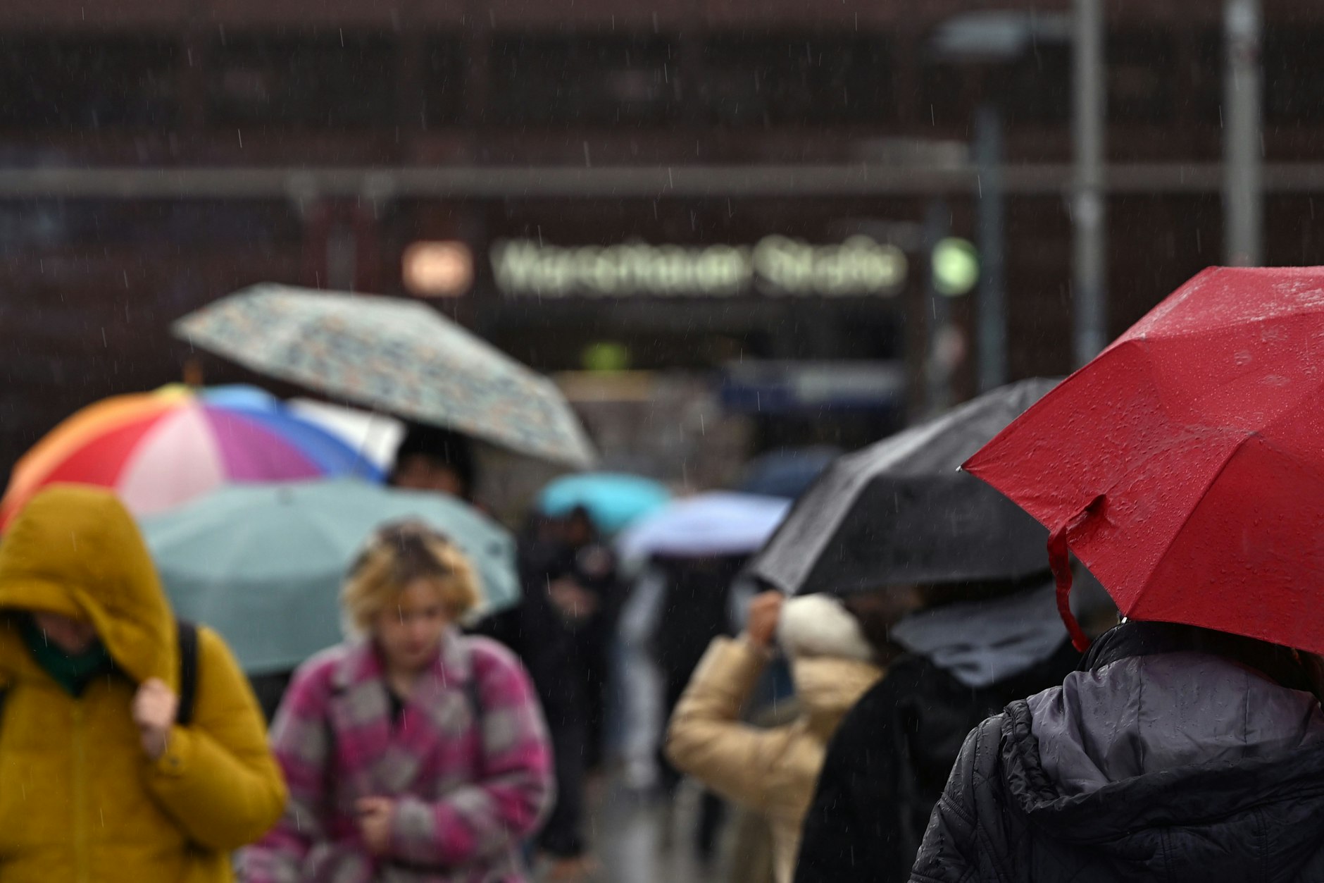 Der Donnerstag startet in Berlin regnerisch.