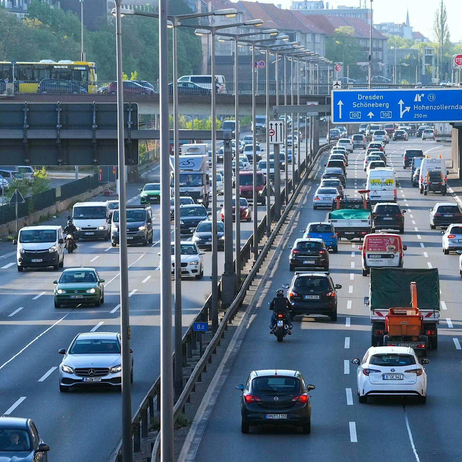 Sperrungen und Umleitungen: Was Autofahrer jetzt auf der A100 und A115 am Autobahndreieck Funkturm erwartet
