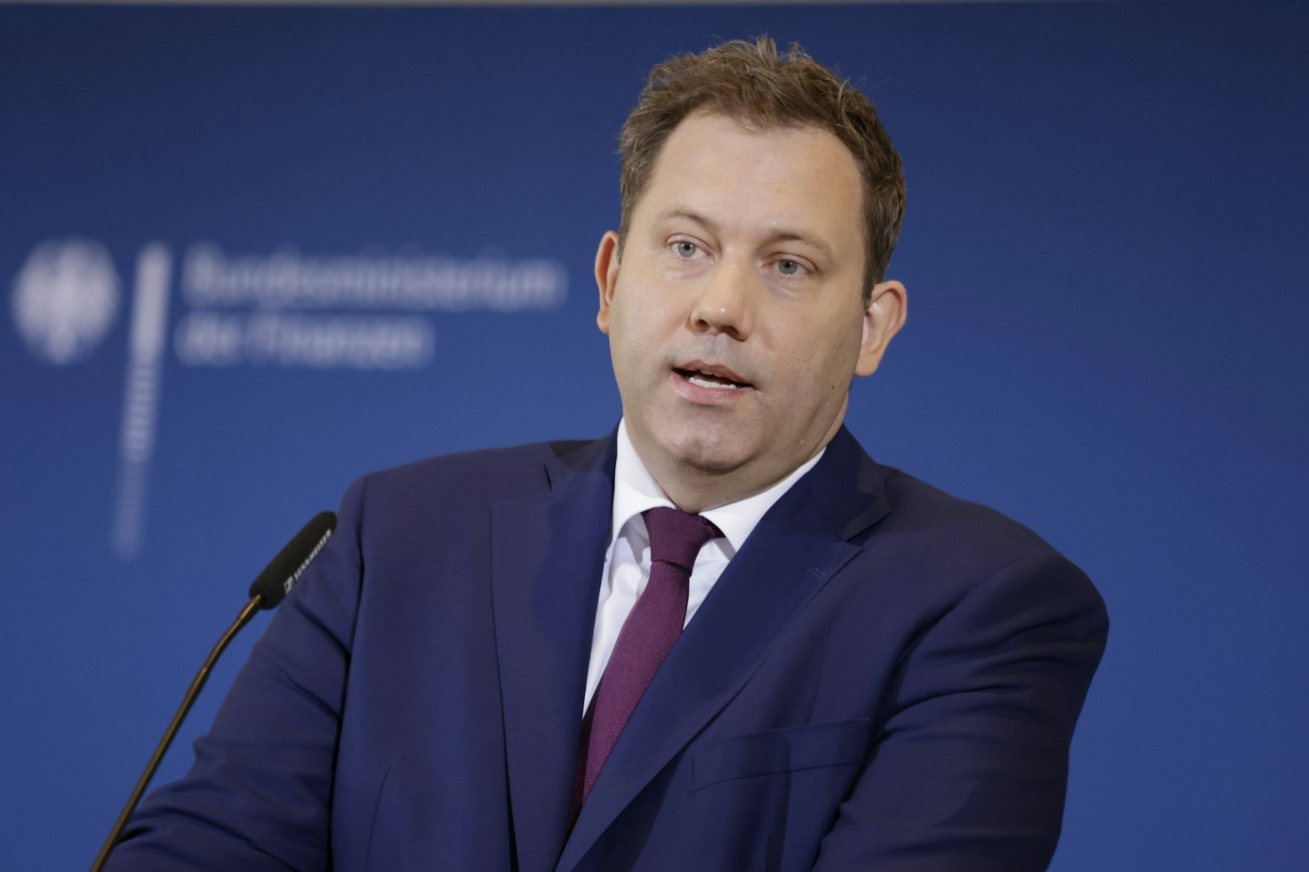 Lars Klingbeil steht als Symbol für die politische Mehrfachpersönlichkeit einer SPD, der es an klarem Profil fehlt.