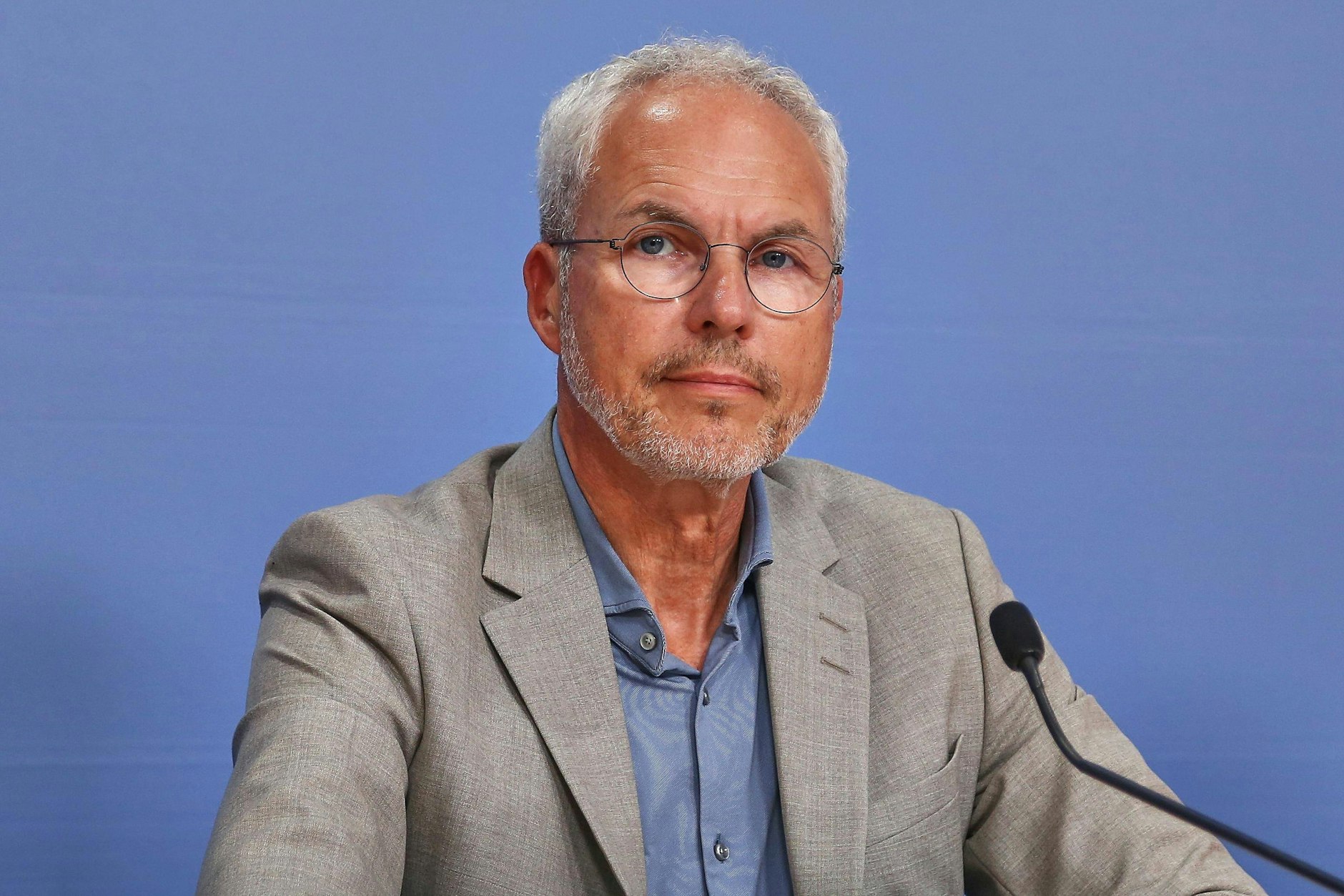 Behandlungsfehler schädigen nicht nur die Patienten, sondern kosten das Gesundheitswesen Milliarden Euro, beklagt Stefan Gronemeyer vom Medizinischen Dienst Bund.