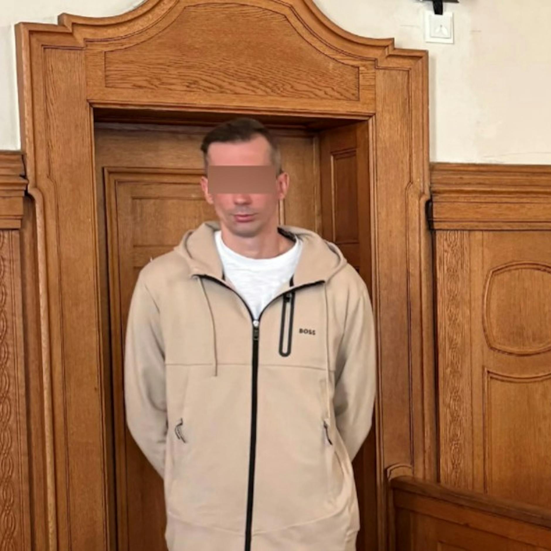 Image - Kleinkrimineller verkloppt Hünen-Berliner mit Kult-Turnschuh