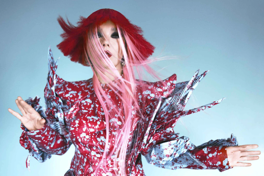 Die isländische Künstlerin Björk hat&nbsp;Rosalía bei „Berghain“ unterstützt.