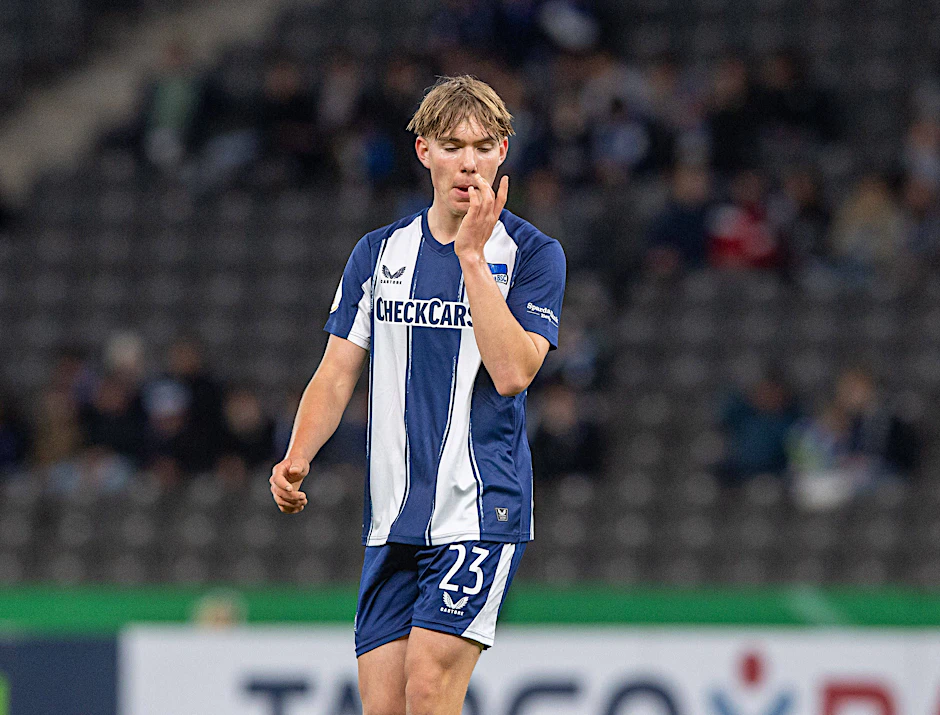 Für Herthas Superjuwel Kennet Eichhorn ist es das Ostderby gegen Dynamo Dresden das erste Spiel im ausverkauften Olympiastadion. Da muss der Teenie die Nerven behalten.