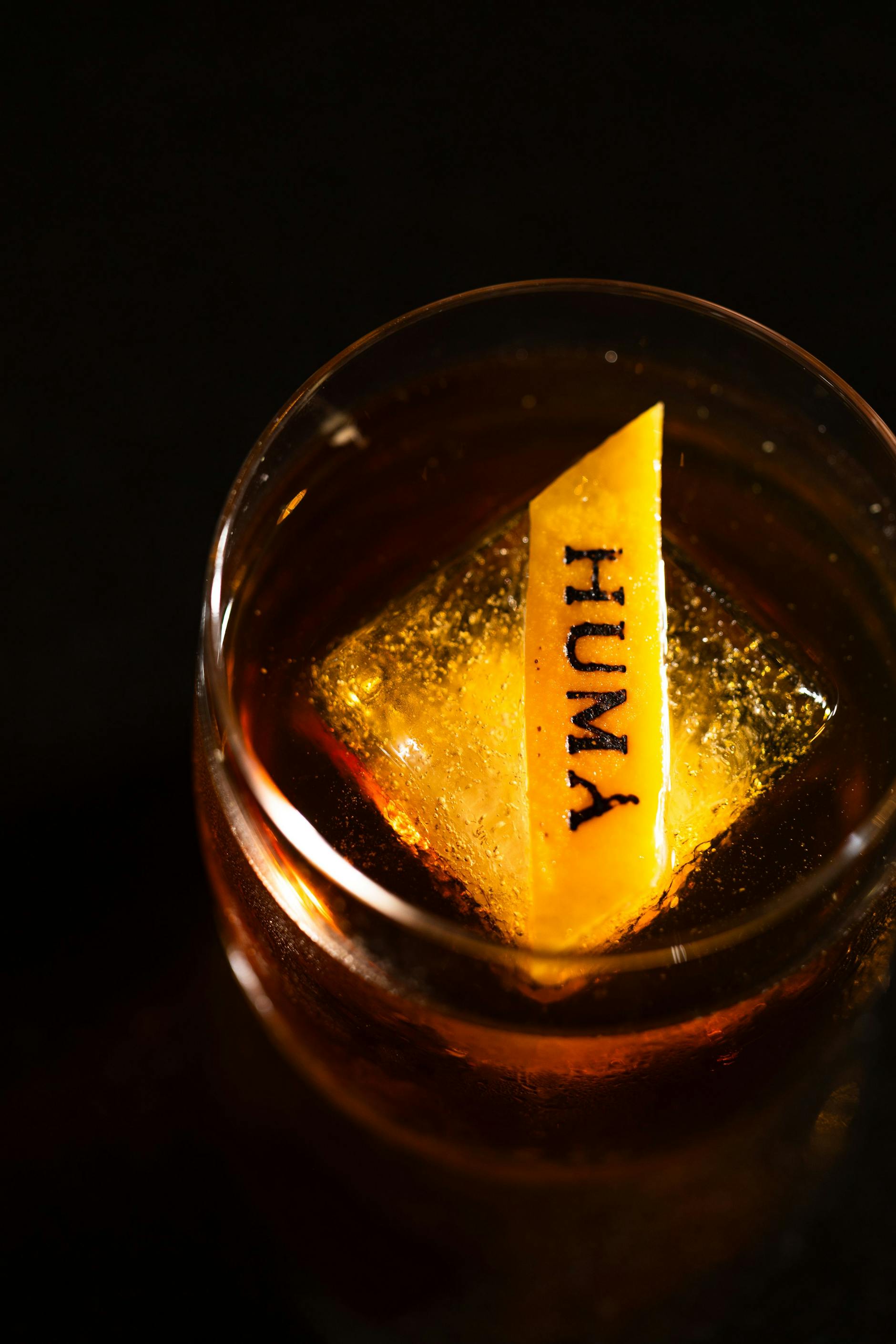 Ein Cocktail im Restaurant Huma Parilla Concept Bar in Krakau