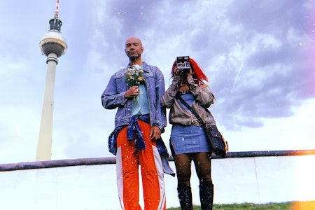 Berlin, warum willst du wie die andern sein? Wie Paris, New York, Frankfurt am Main?