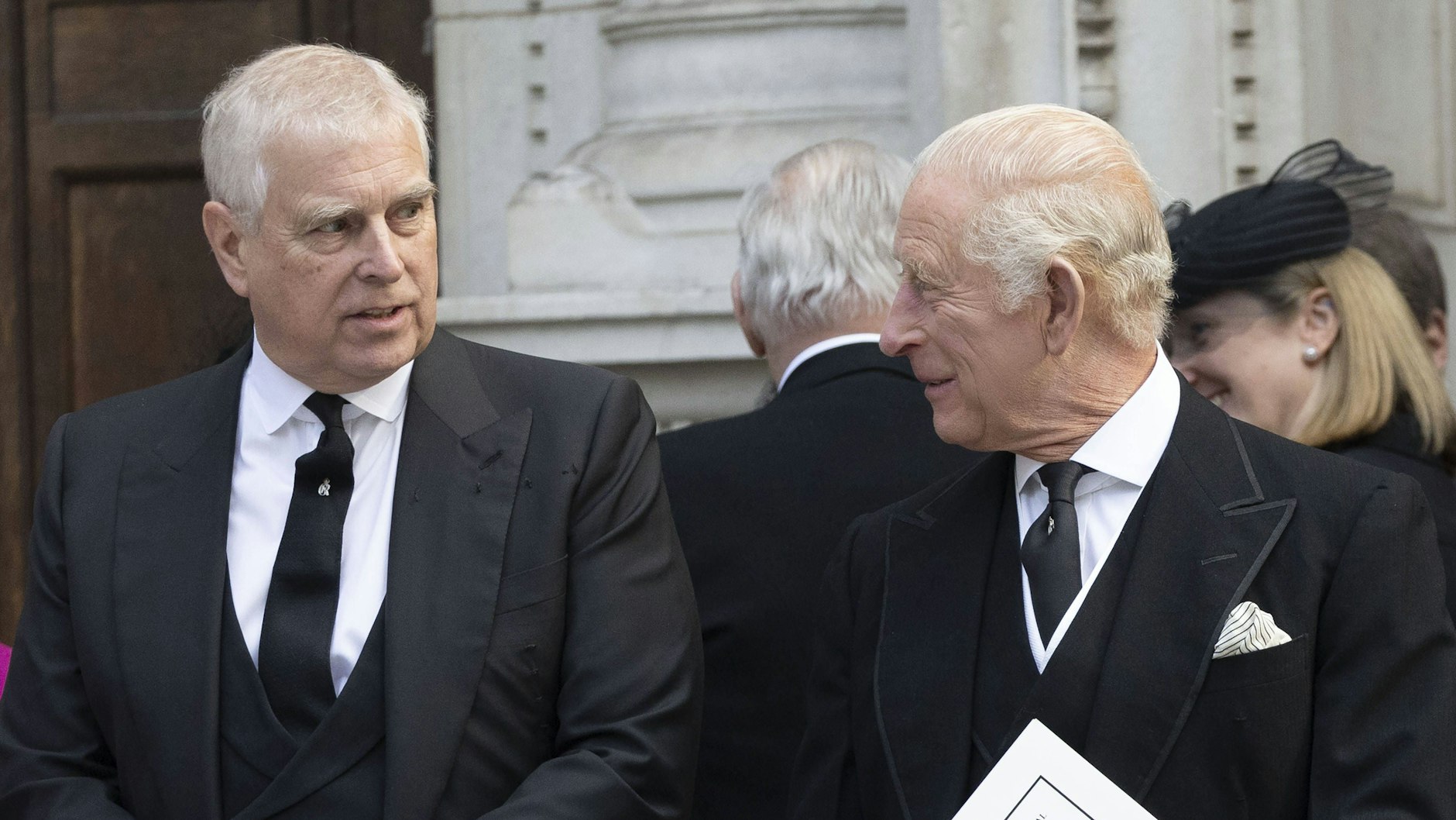 Nach anhaltender Kritik: Charles hat seinem jüngeren Bruder den Titel entzogen.