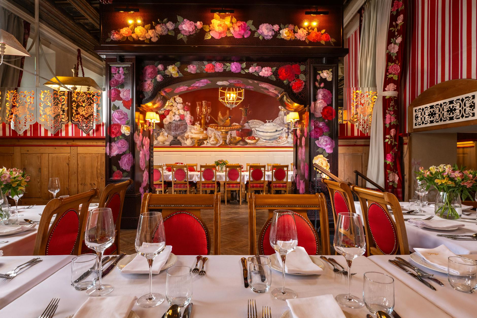 Der Innenraum des Krakauer Restaurants Wesele