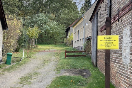 Brandenburg: Wie ein Kirchenmann eine Familie aus ihrem eigenen Haus aussperrt