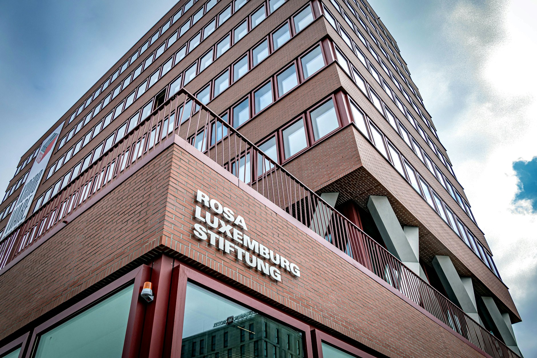 Die Rosa-Luxemburg-Stiftung hat eine Studie zur politischen Bewertung der Ettersburger Gespräche in Auftrag gegeben.