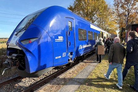 „Hängt uns nicht ab!“: Protest gegen die Bahn-Kürzungen in Brandenburg
