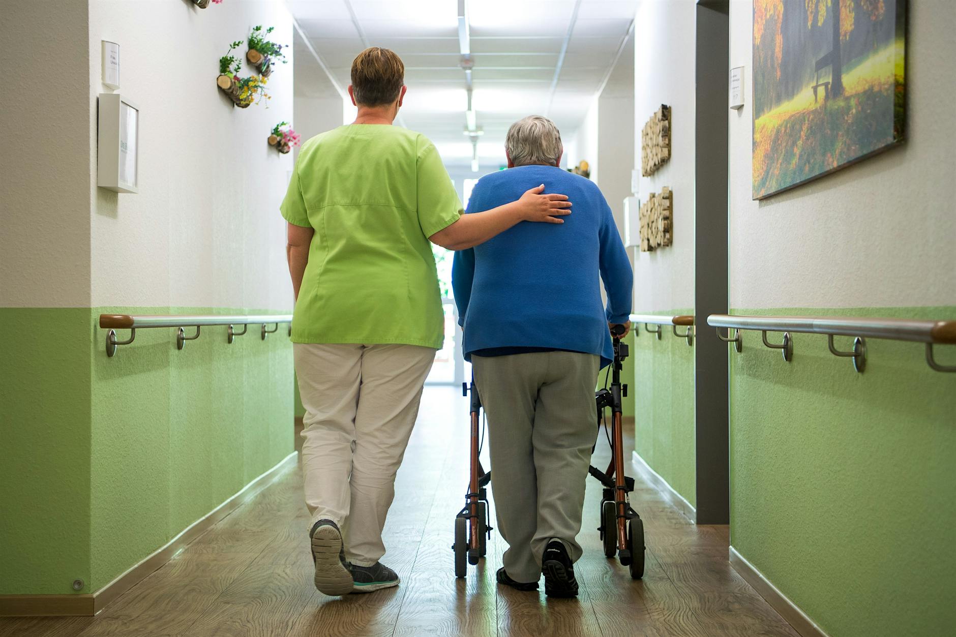 Steigende Pflegelöhne schlagen brutal auf  Kosten fürs Heim durch!