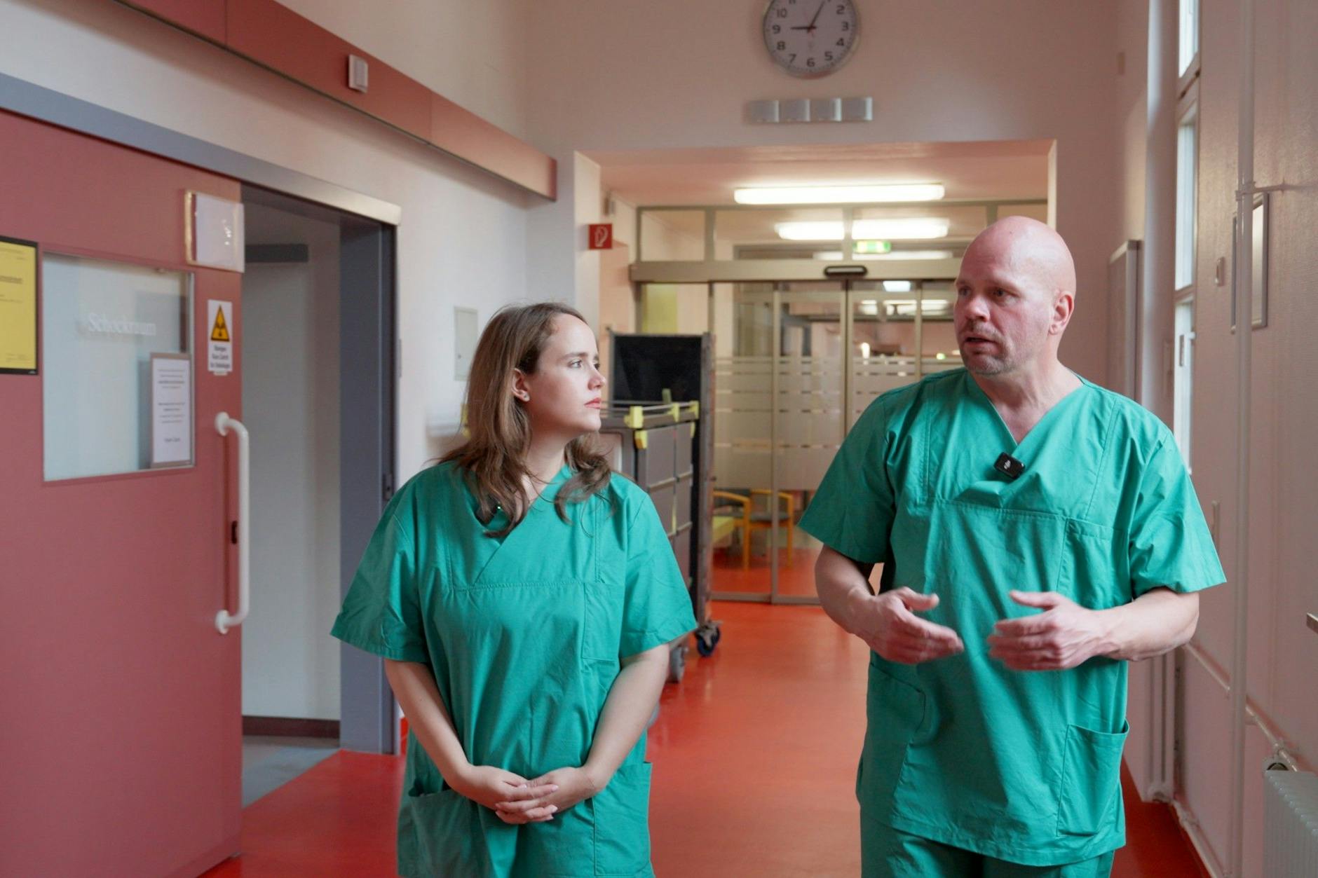 Ricarda Lang besucht Ricardo Lange auf der Intensivstation.
