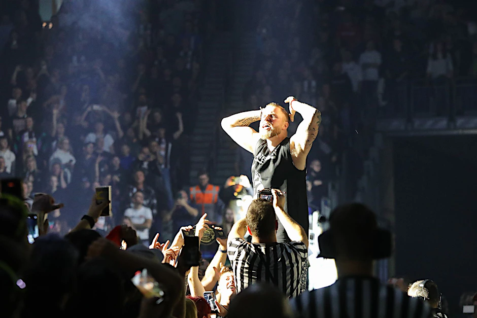 Brandenburger Rapper Finch in der Berliner Uber-Arena: Zwischen Provokation und Trabis