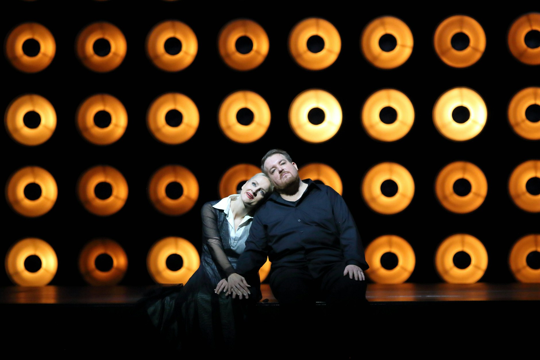 Elisabeth Teige als Isolde und Clay Hilley als Tristan in der Deutschen Oper