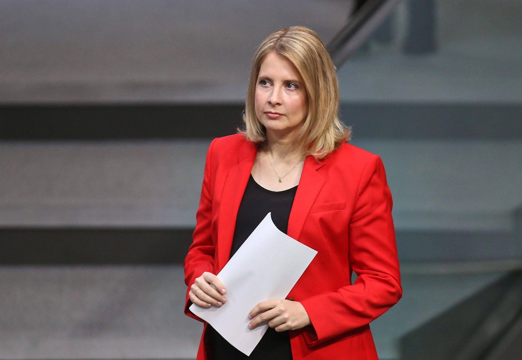 „Wer eine Couch hinstellt, darf keine 35 Euro verlangen“: SPD-Ministerin ...