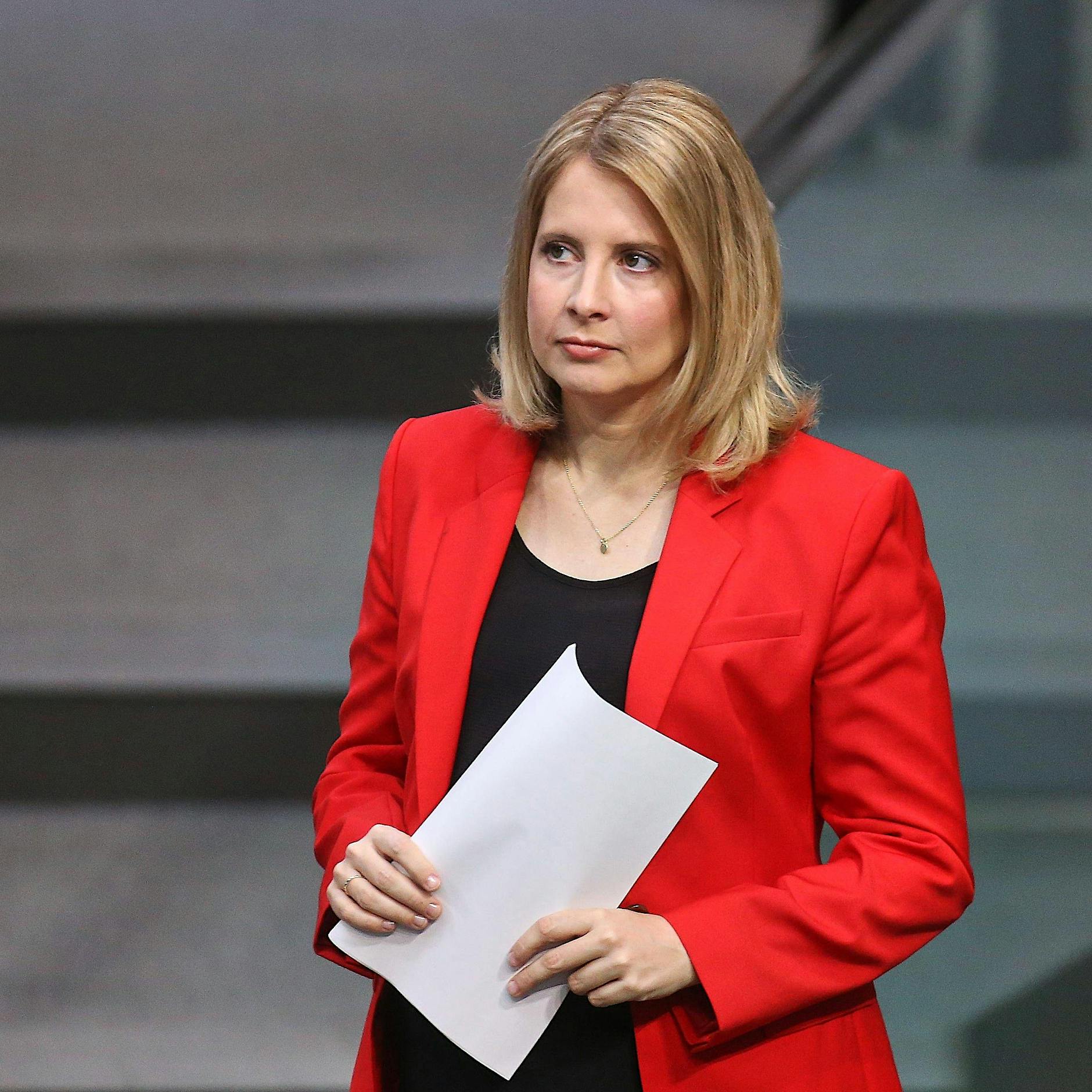 Eine Abrechnung mit unserer Bundesbauministerin: „Frau Hubertz, Sie sollten sich schämen!“