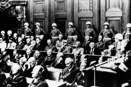 Nürnberger Prozesse im TV: Wenn der KZ-Überlebende den Nazi in der Zelle besucht