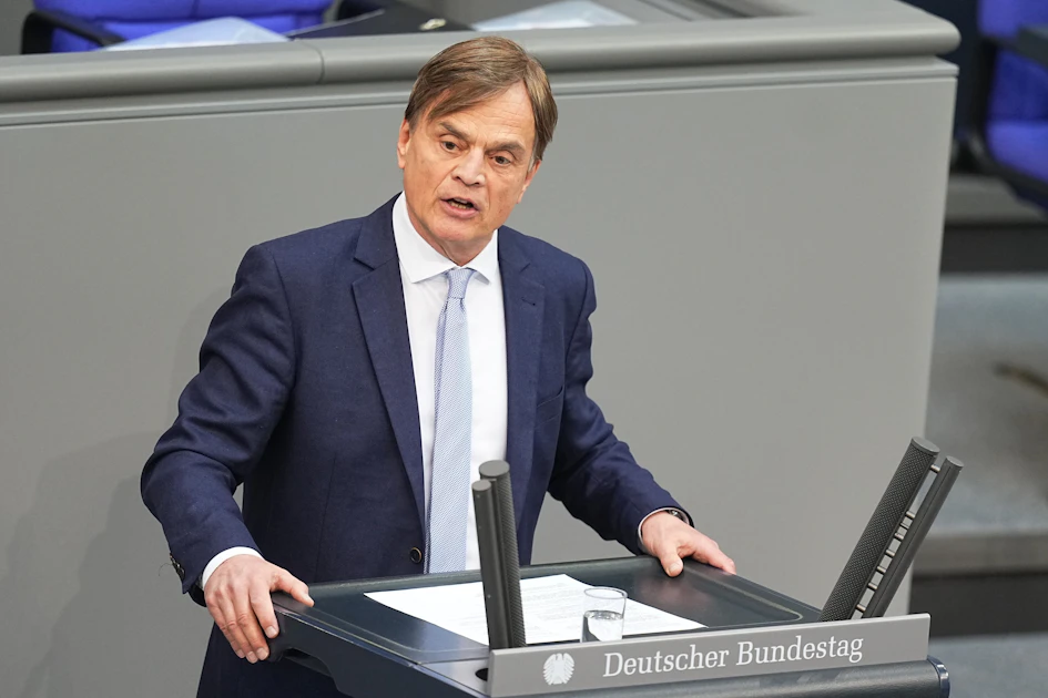 Verdacht auf Brandstiftung: Auto von AfD-Politiker Bernd Baumann abgebrannt
