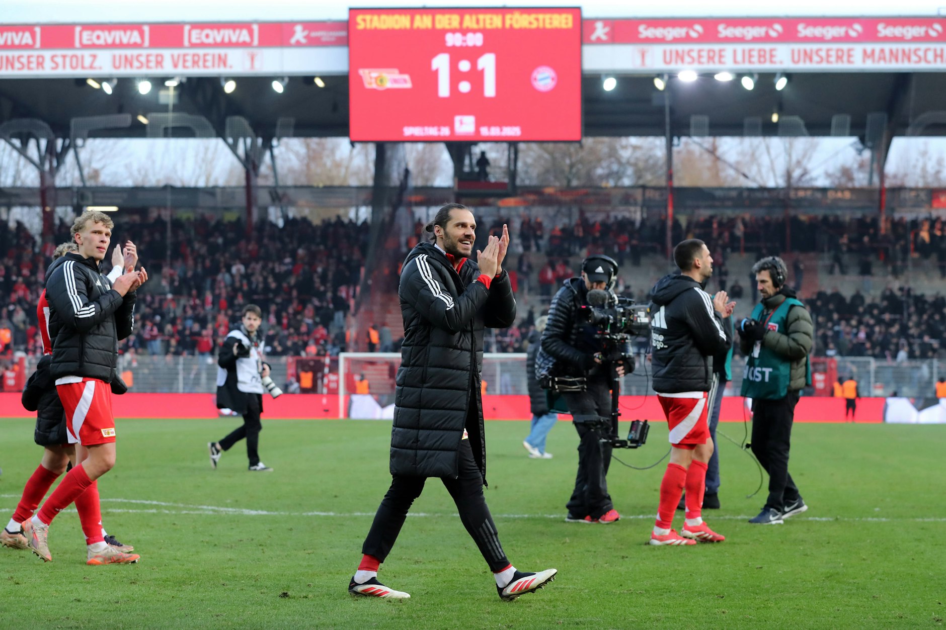 Christopher Trimmel bekommt sein Heimspiel-Highlight der Saison, ein Duell mit dem FC Bayern, doch noch im Achtelfinale des DFB-Pokals.