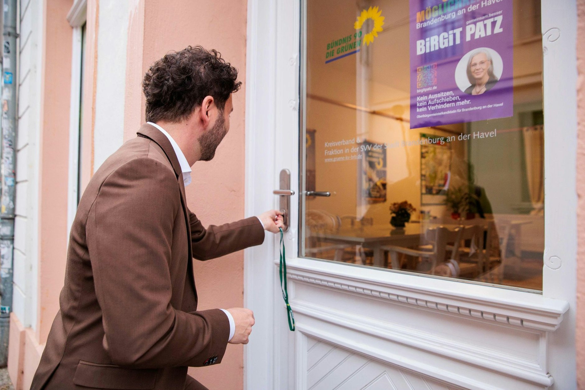Felix Banaszak, Co-Vorsitzender von Bündnis 90/ Die Grünen, eröffnete am Wochenende ein neues Büro in Brandenburg.