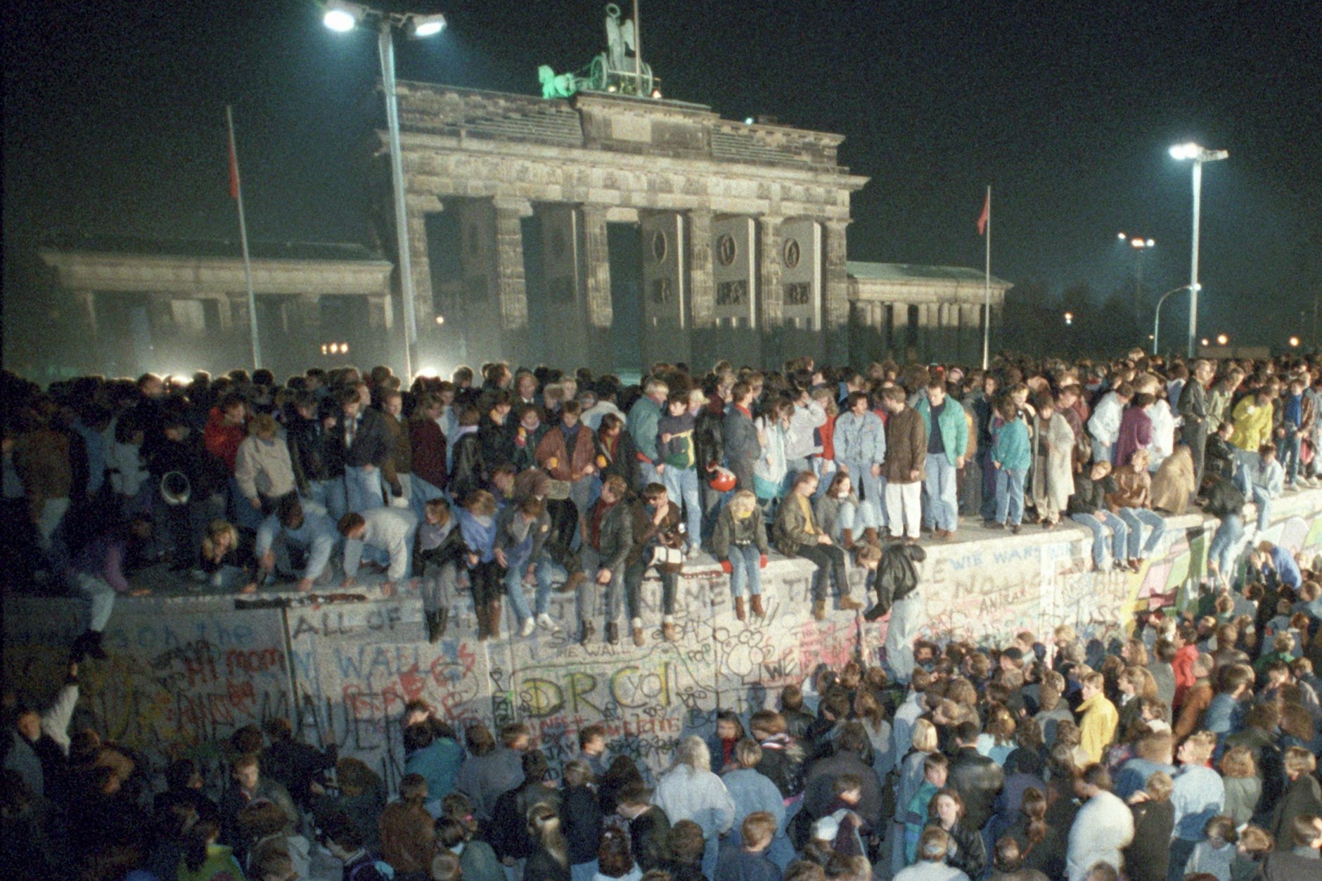 Mauerfall am 9. November 1989: Wie hat die Nacht IHR Leben verändert?
