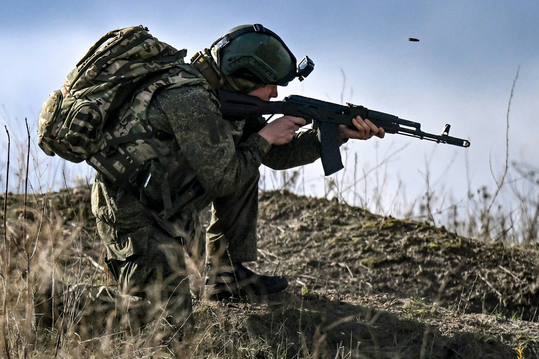 Die Lage in der Ukraine ist kritisch. Russland soll rund 170.000 Soldaten in die Region verlegt haben, elfmal mehr als die ukrainischen Streitkräfte an der Front.