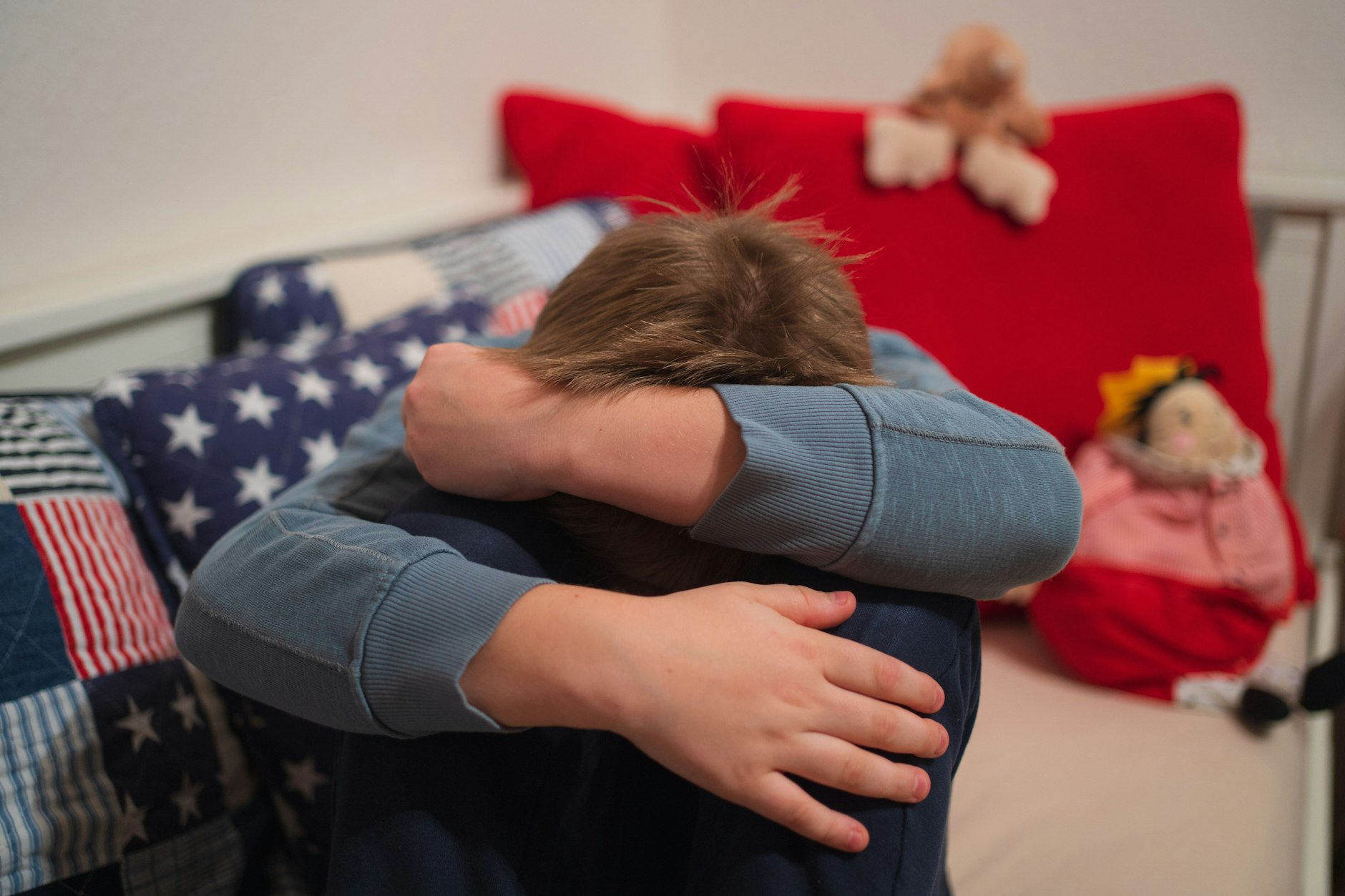 Die Anzahl an psychosomatische Beschwerden hat bei Jugendlichen in Brandenburg deutlich zugenommen.