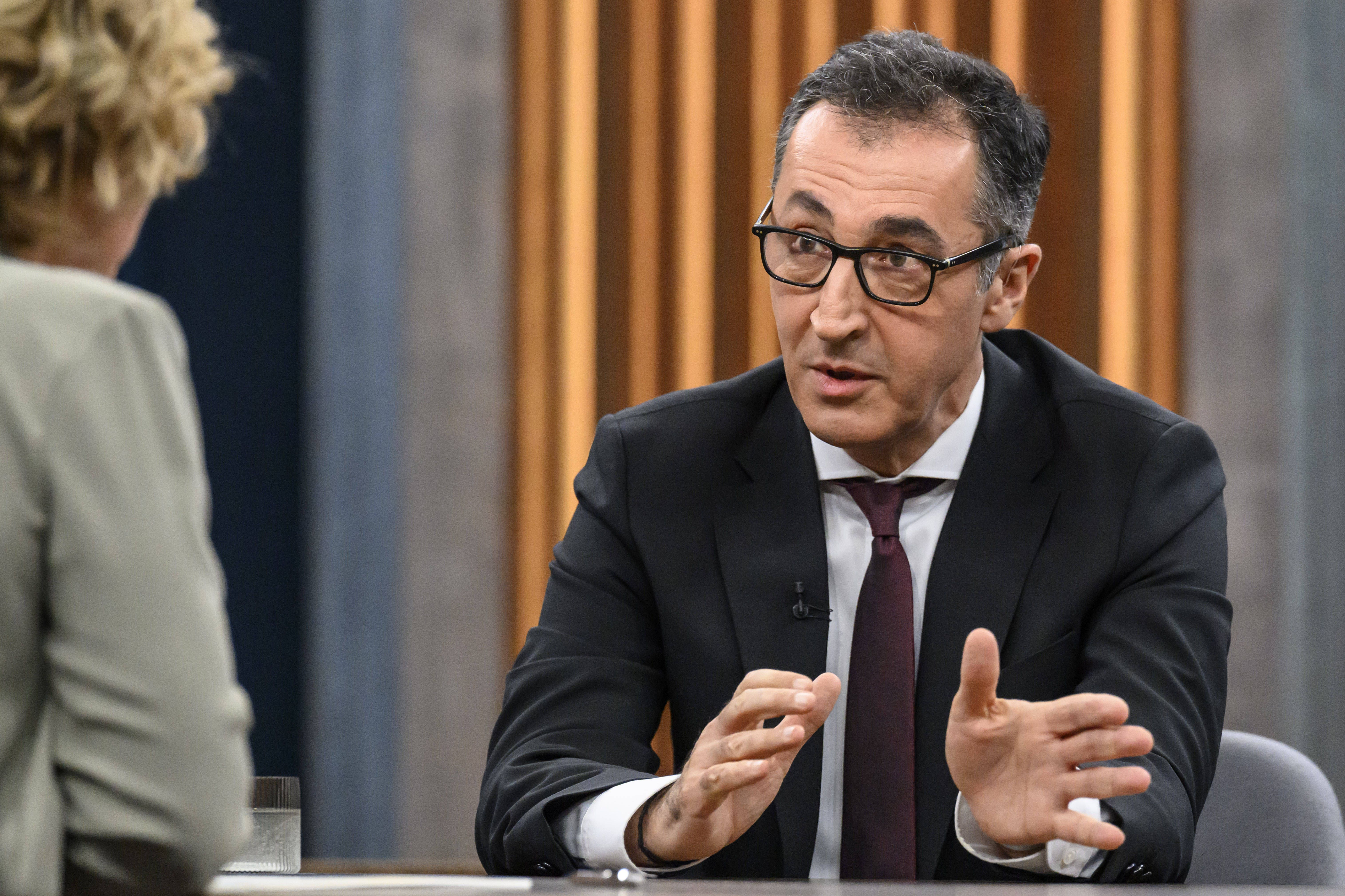 Cem Özdemir kritisiert Kanzler Merz in ARD-Sendung Caren Miosga: Stadtbild und Rassismus
