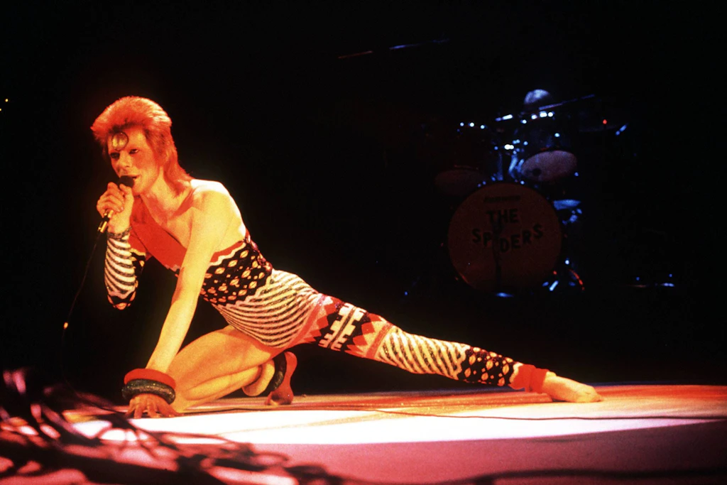 Selbst in den wildesten Kostümen authentisch: David Bowie