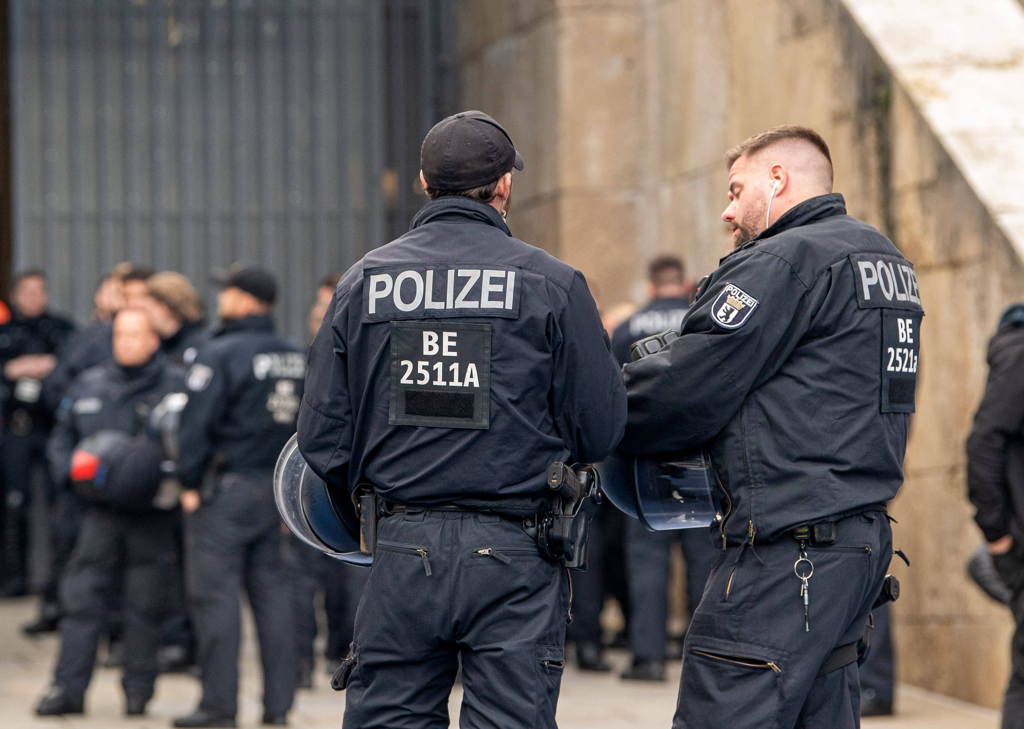 Image - Irre Aktion: Falscher Polizist raubt Geschäftsmann aus – 100.000 Euro weg!